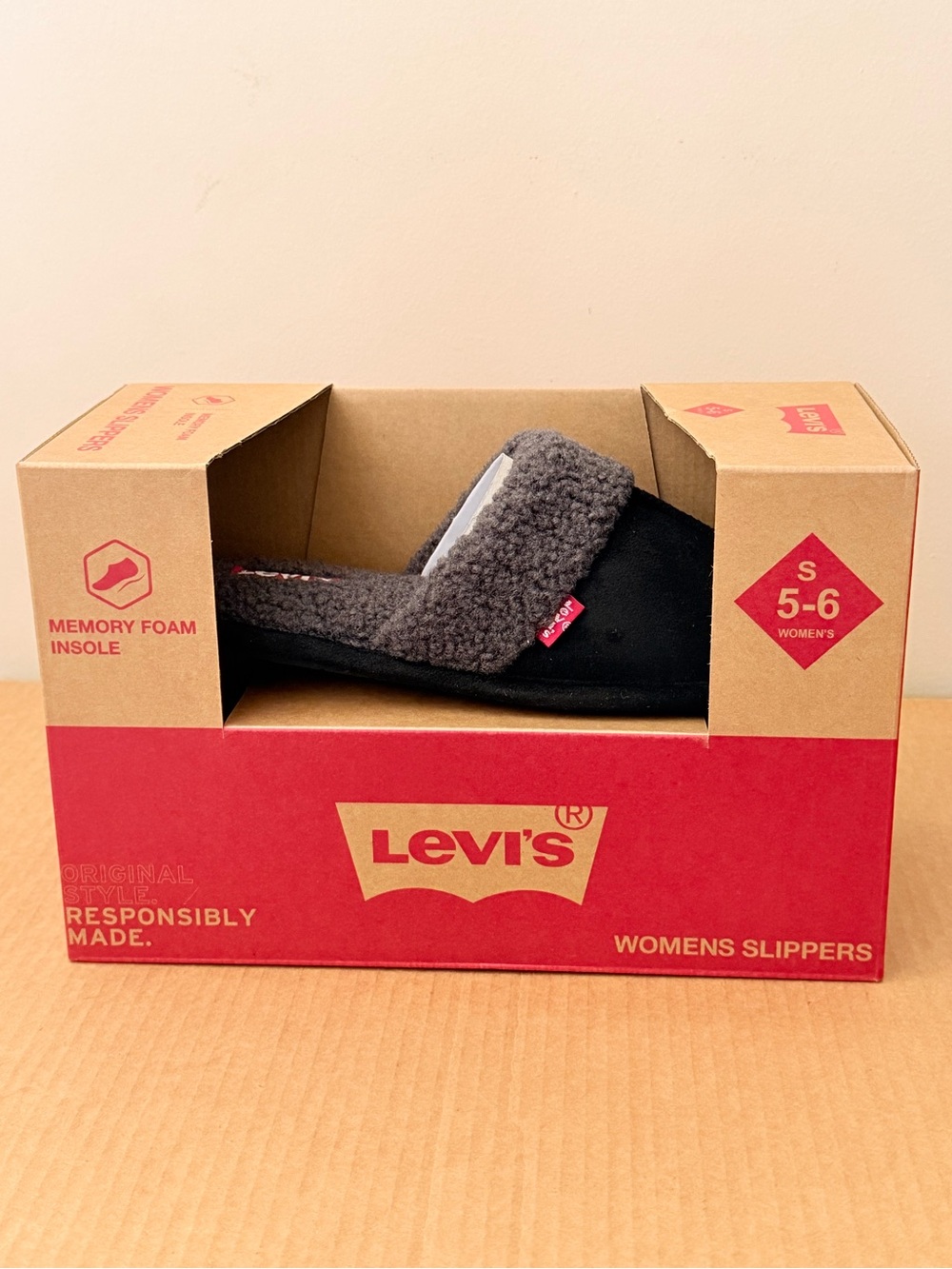 Levi's Women's Talya Round Toe Design Scuff Slippers- Black | Size S (5-6)